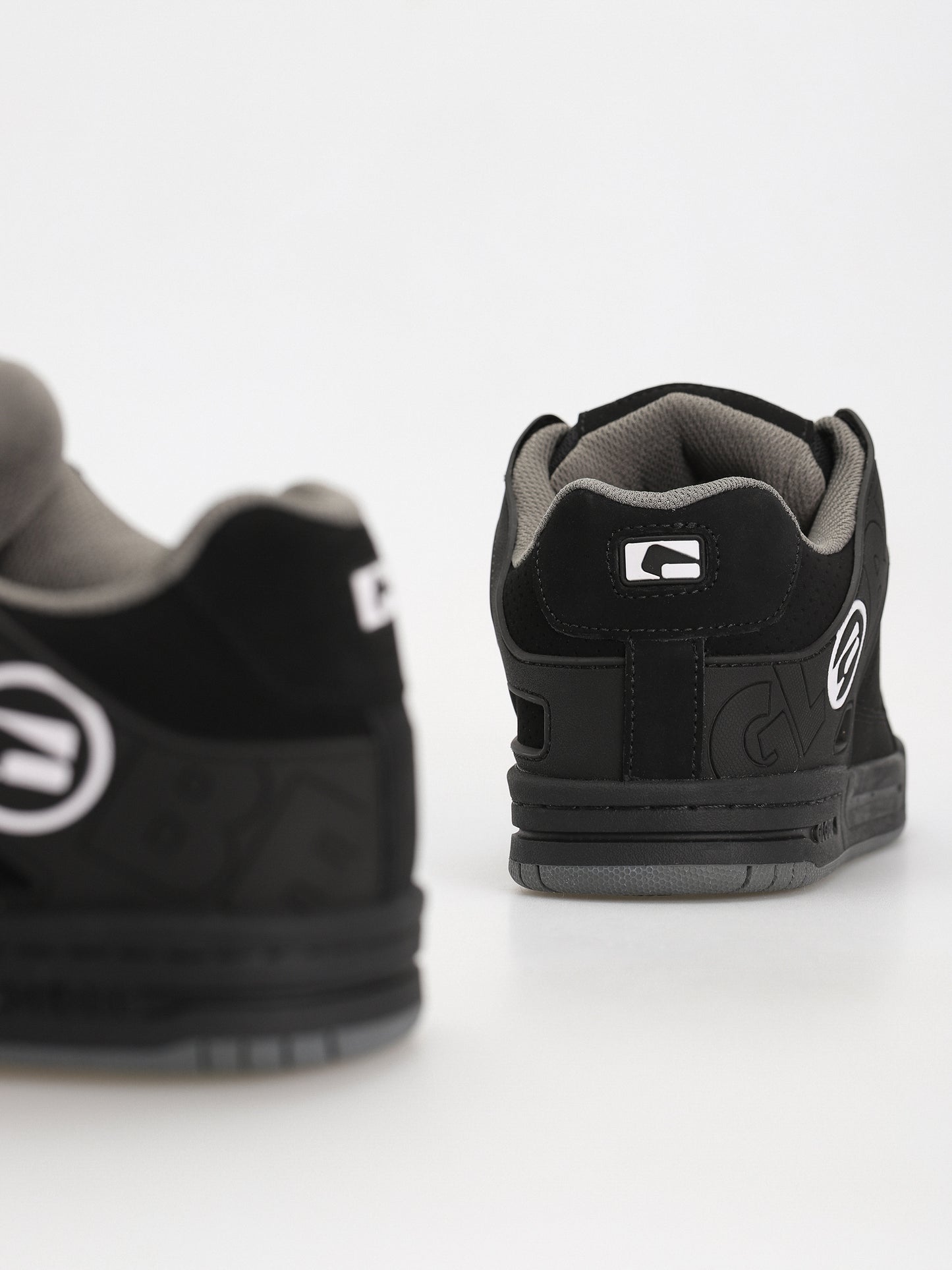 Tilt Black/Black TPR