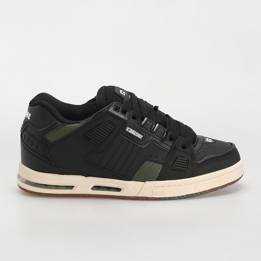 Sabre Black / Combat